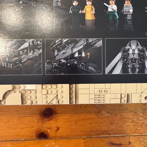 LEGO Dune Atreides Ornithopter - Picture 3 of 6